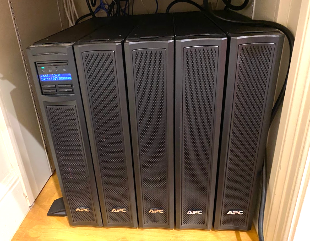 image of an uninterruptable power supply or battery backup